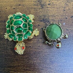 Green Turtle Brooch and Mini Box Bundle